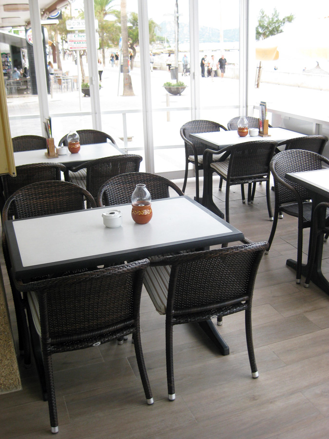 Bestuhlung Bar
