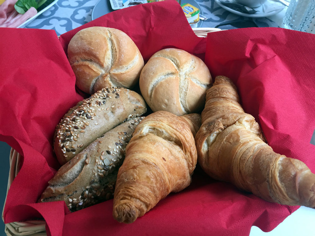 Brotkorb zum deutschen Frühstück